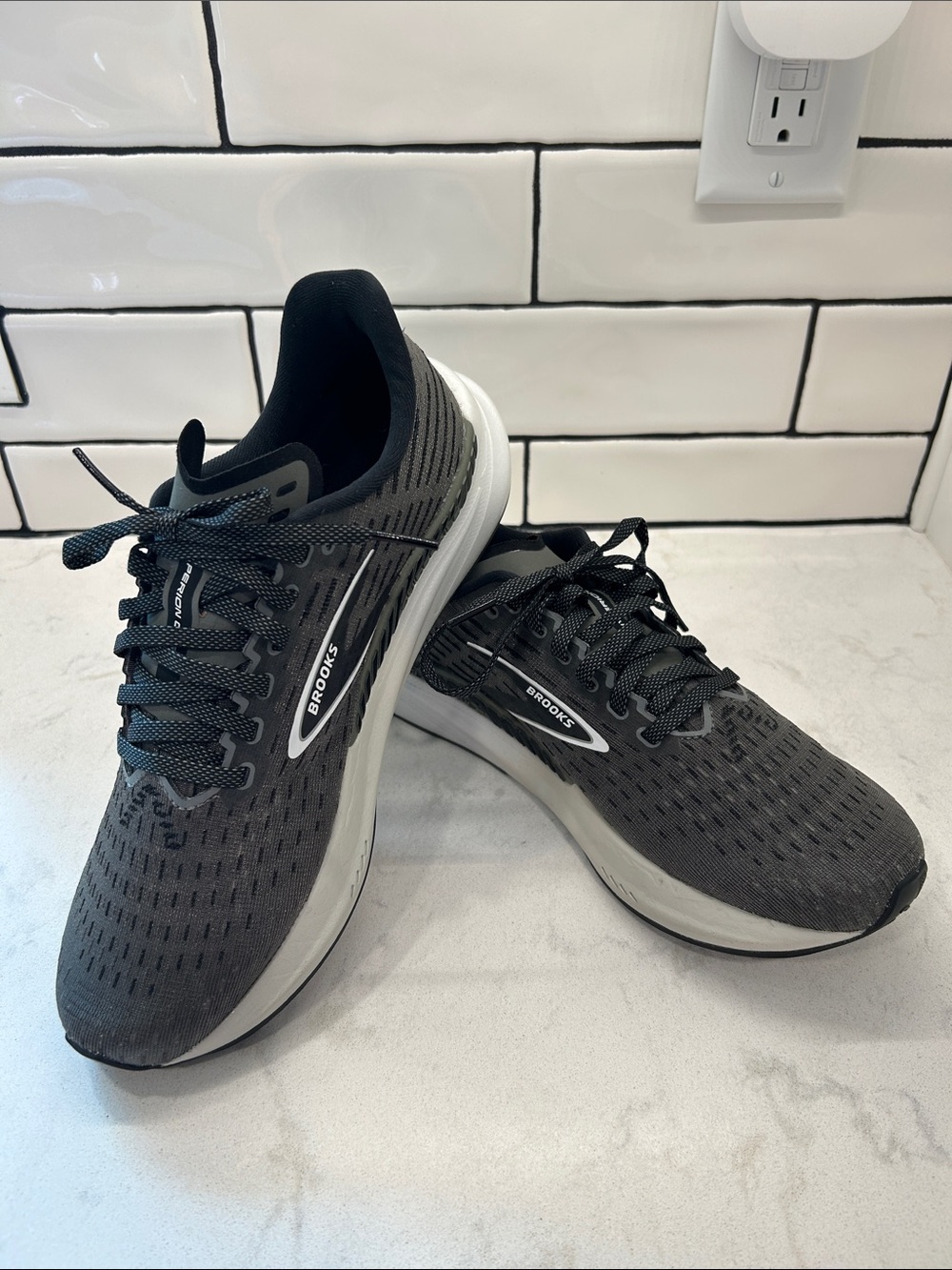 Brooks Hyperion GTS "Gunmetal Black" Women's Running Shoe Size: 9 - Picture 11 of 16
